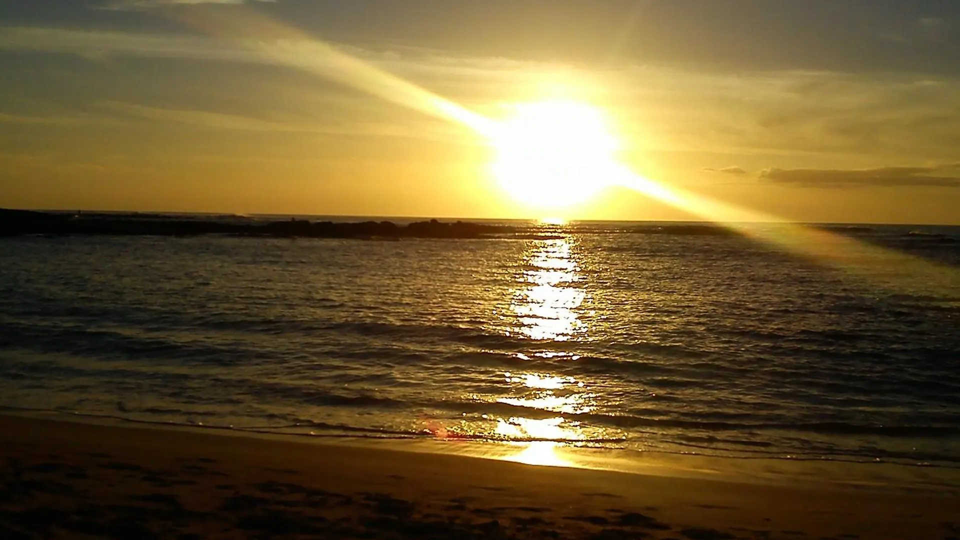 Directo A La Arena De La Playa Del Cotillo, Los Lagos Spain